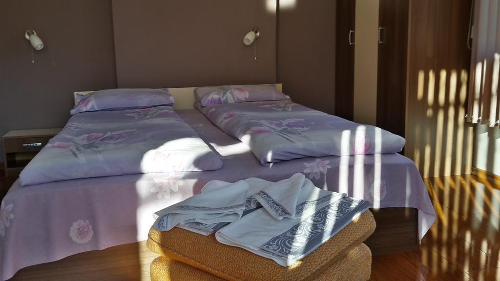 Kyurkchievi Guest House Sapareva Banja Pokoj fotografie